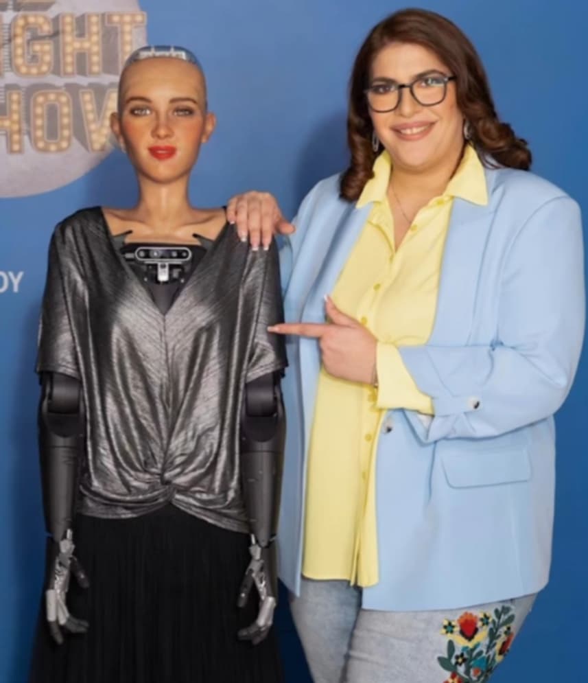 Ρομπότ Sophia και Ανδριανή Μανέττα